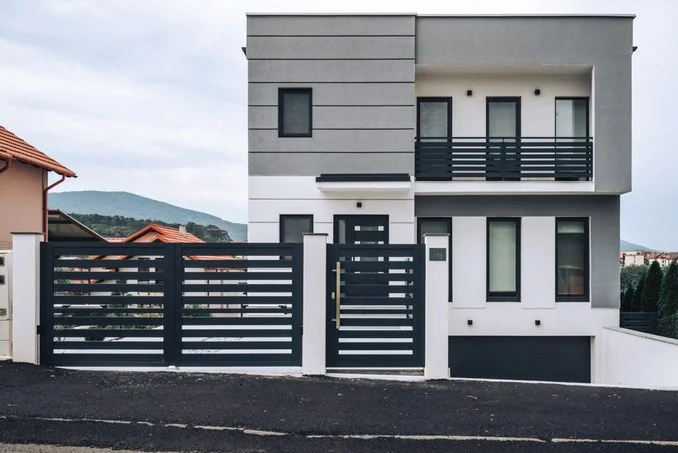 Gard antracit casa moderna